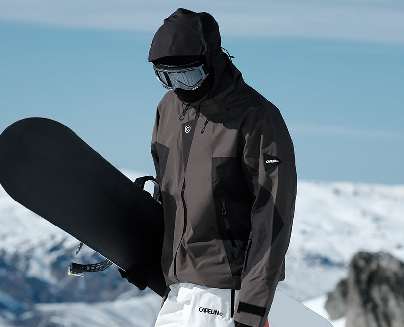 Ski Jacket & Snowboard Jacket Fit Guide: How Should a Ski Jacket Fit?